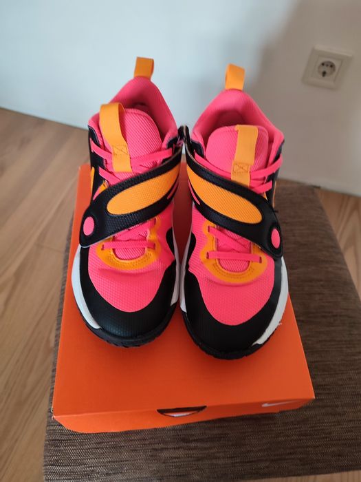 Баскетболни обувки NIKE Team hustle 11, 36,5 и 37.5 номер