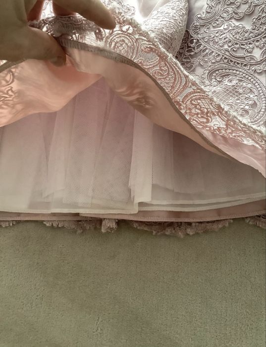 Rochii elegante diferite modele, culori si marimi