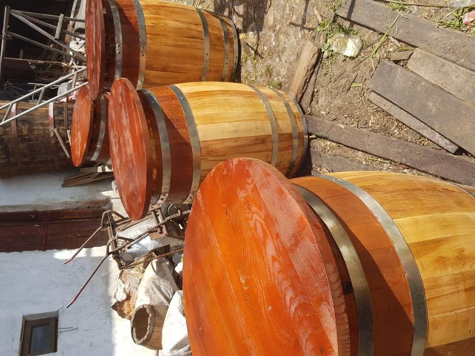 Mese din butoi de lemn