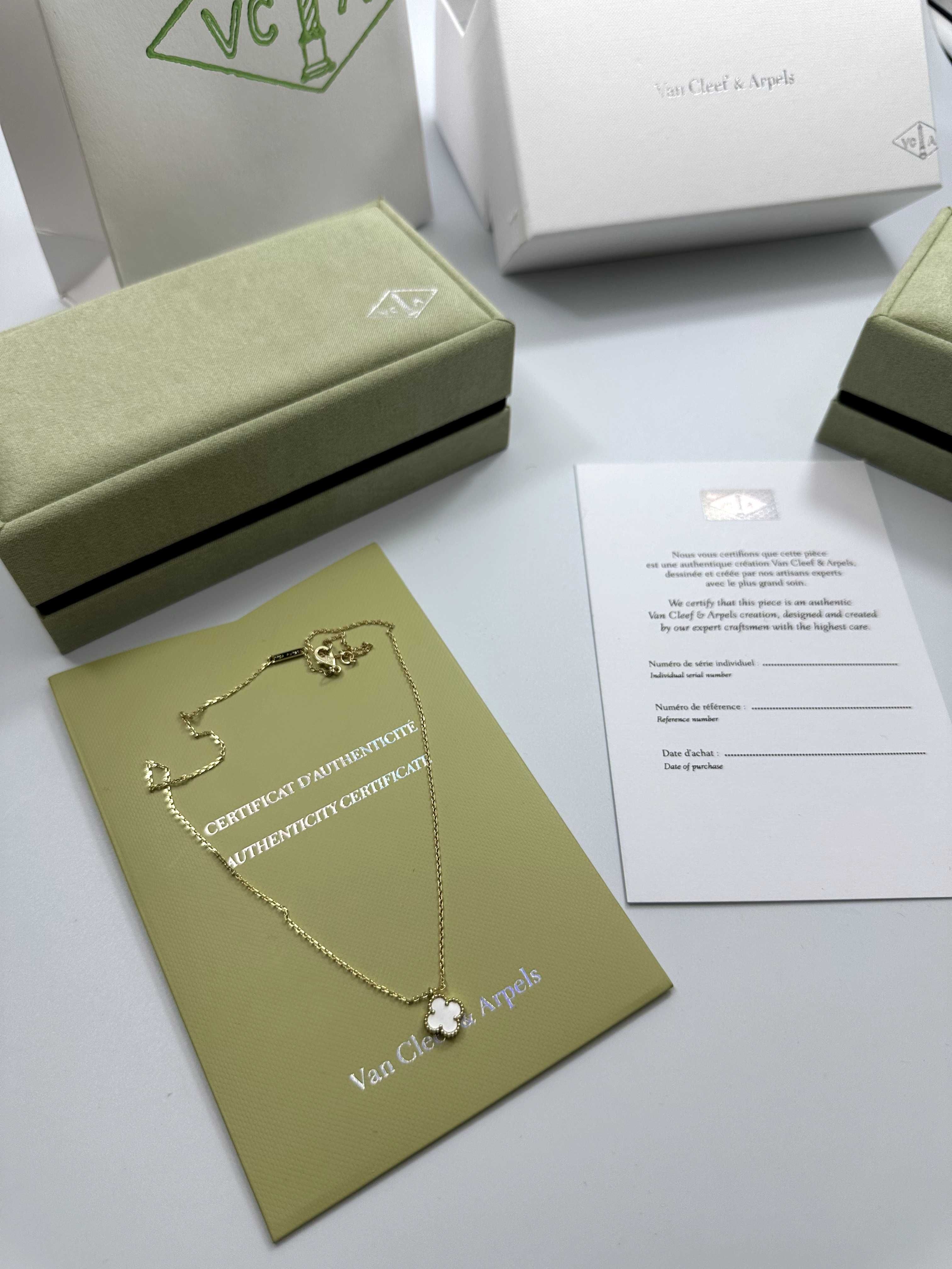 Colier MINI Van Cleef & Arpels Aur 750 White Pearl