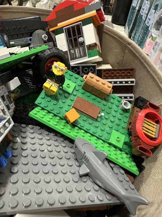 Огромен кашон, пълен с оригинално LEGO