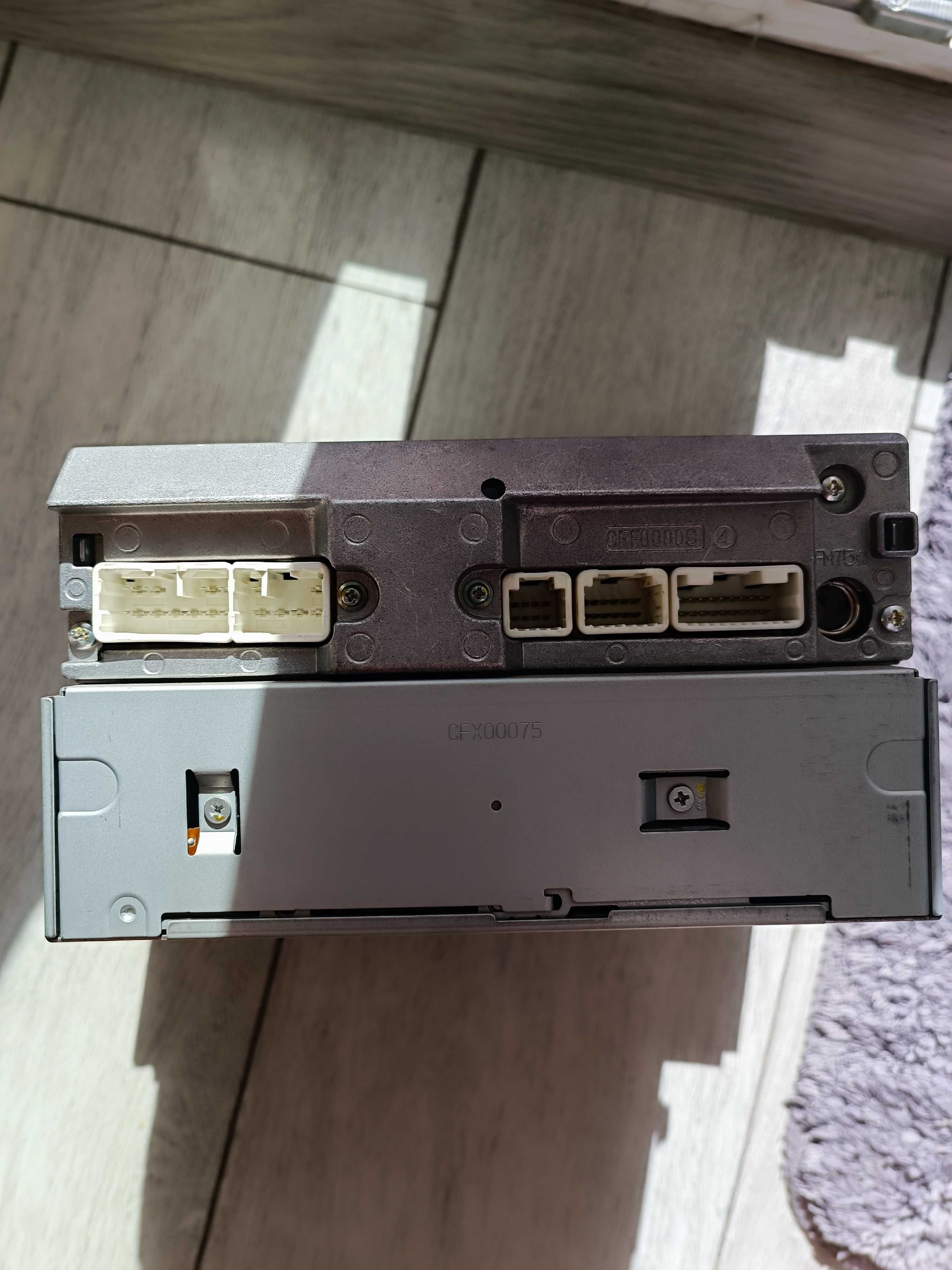 Тойота РАВ4 CD Player