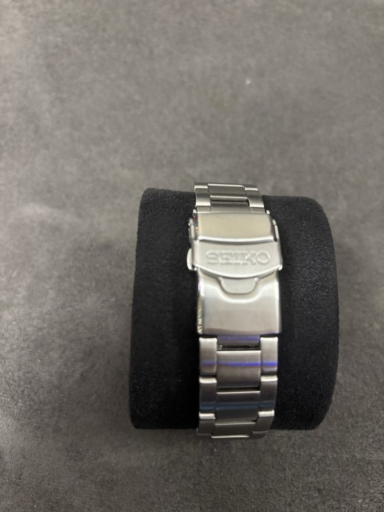 Seiko 5 rowing blazers limited edition