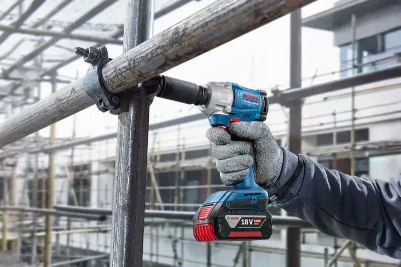 ПРОМОЦИЯ!Акумулаторен гайковерт безчетков GDS 18V-350 Solo Bosch