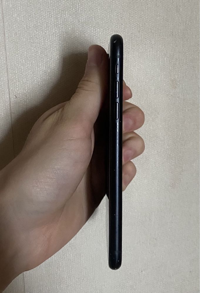 iPhone XR      .