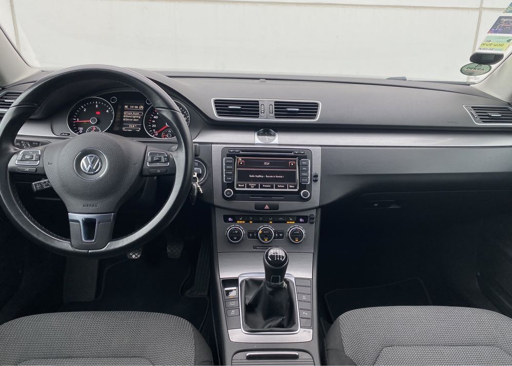 Volkswagen Passat B7 An 2014 Motor 2.0diesel 140cp Km Reali Impecabila