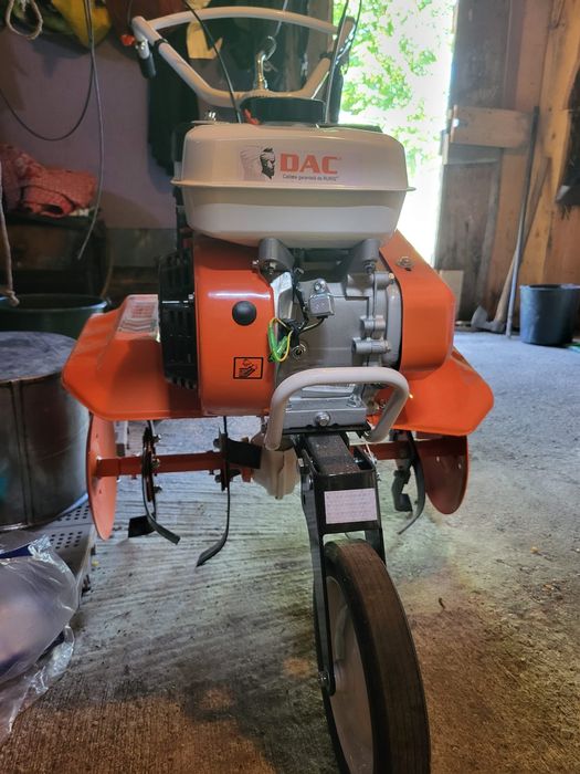 Motosapa pe benzina - noua - factura cu garantie 2 ani