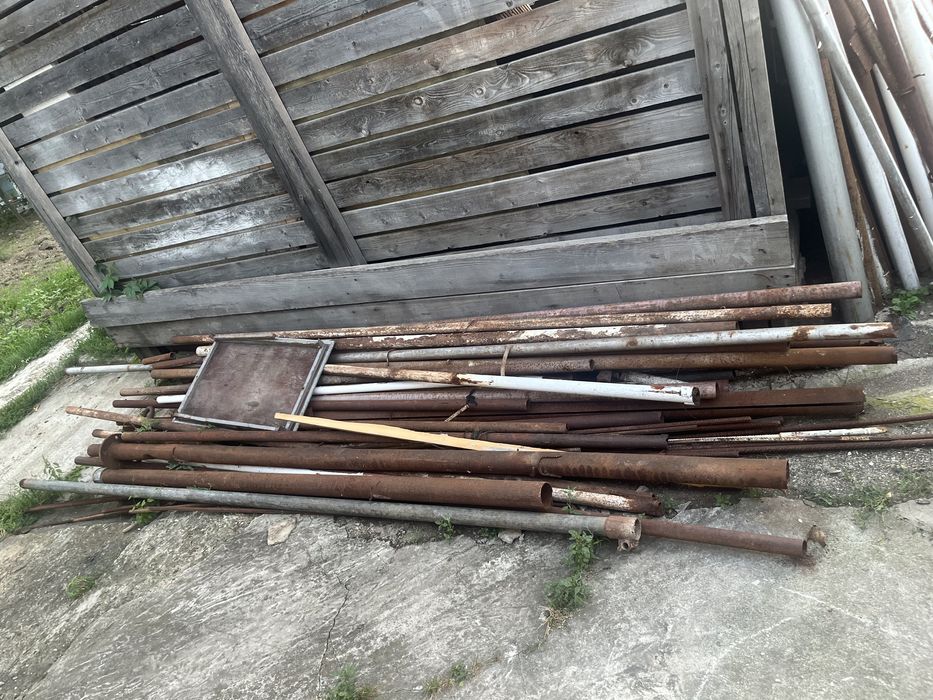 Vand țeava fier gard la metru liniar 25 lei m liniar