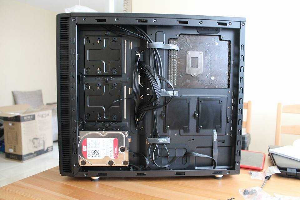 Monolith01 - премиум геймърски и работен компютър