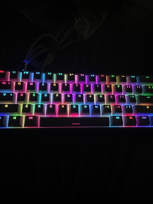 Tastatura qwerty ( nefolosita}