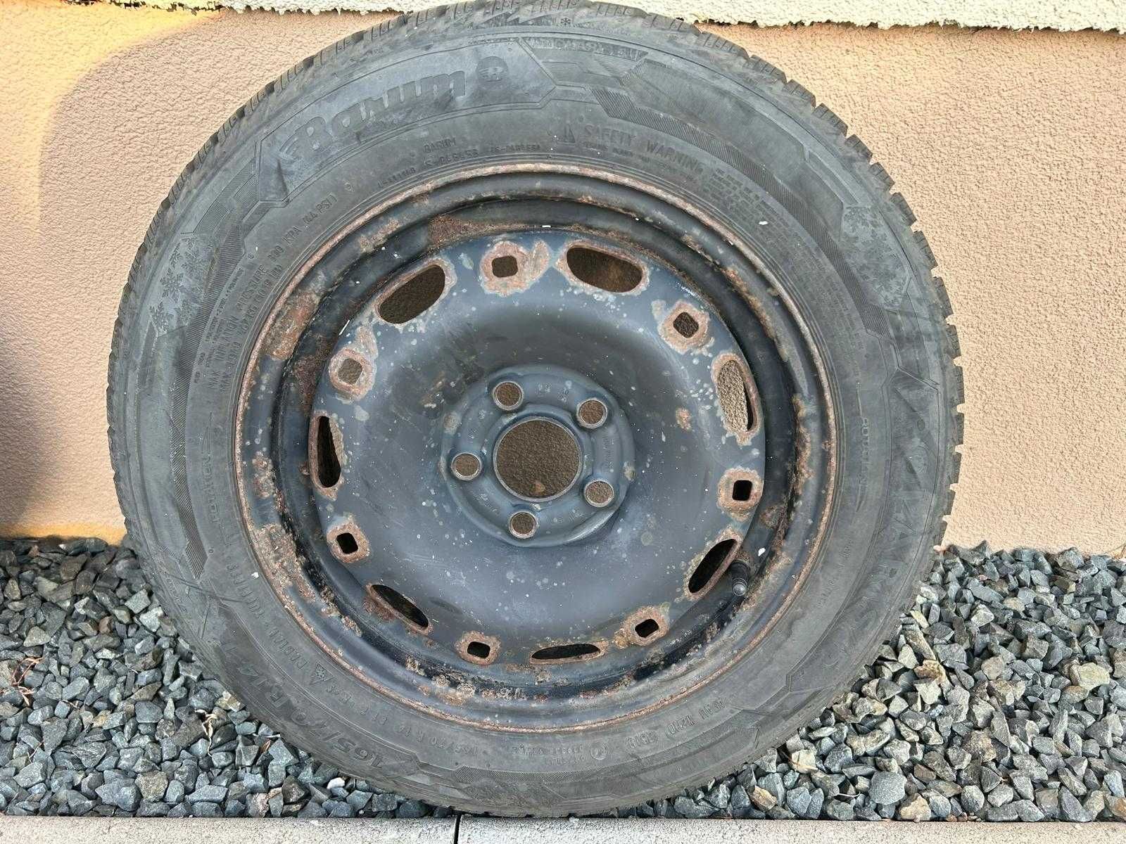 set 4 roti iarna(cauciuc + jante) M+S 165/70/R14(2 nokian + 2  barum)