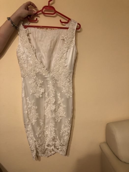 Rochie alba cu broderie