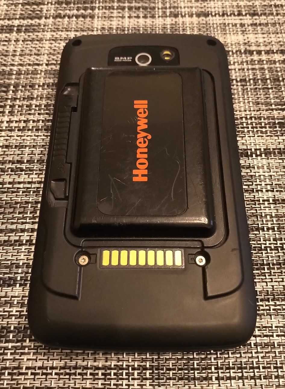 Баркод скенер, мобилен компютър и терминал Honeywell Dolphin 75E  2 бр