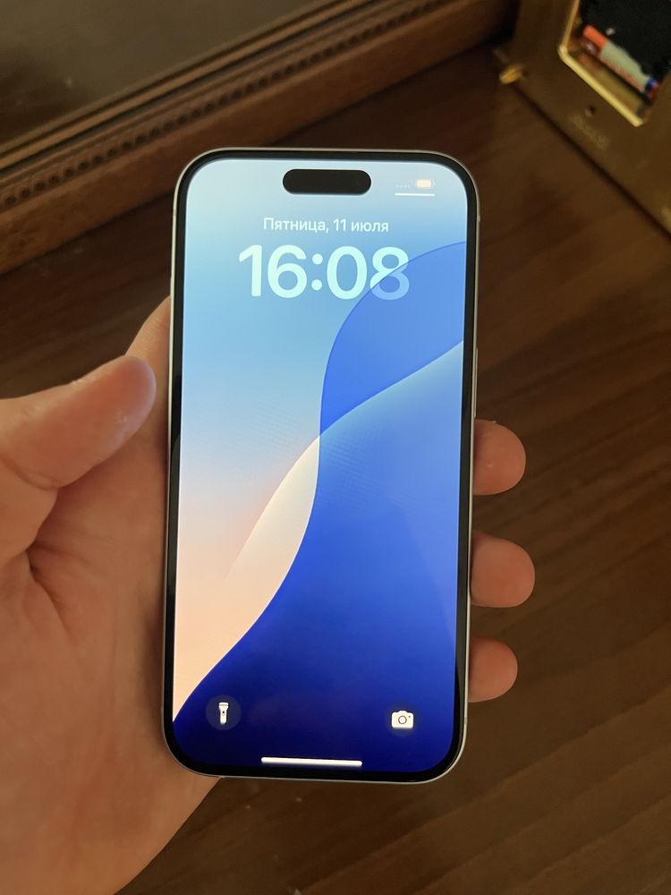 iPhone 15  sotiladi