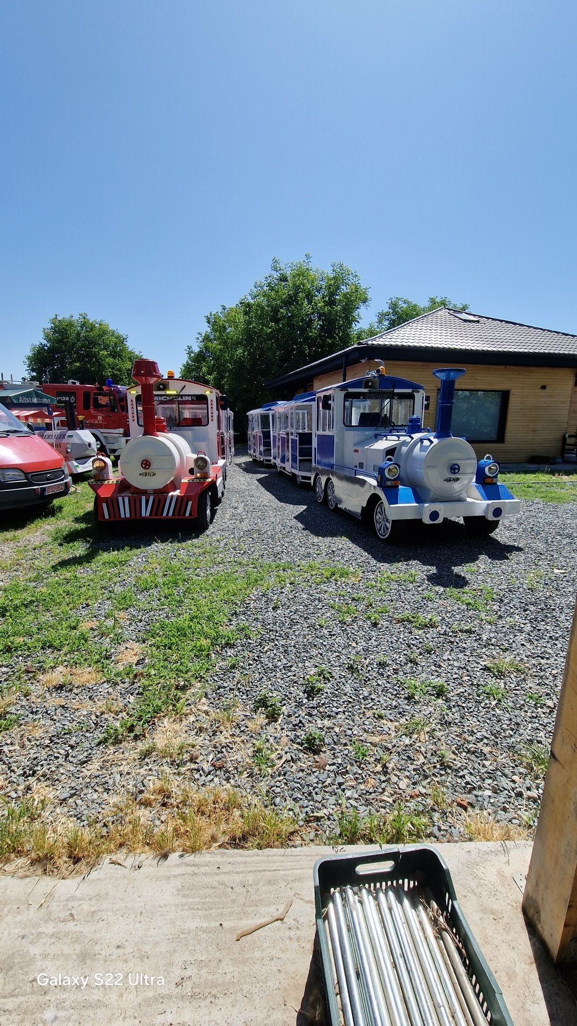 Trenulet agrement Pret 38000 euro Diesel 4×4 3 axe 2 vagoane 48  Loc