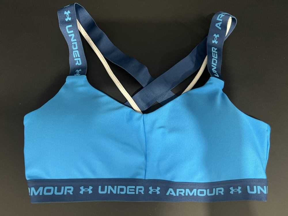 Under Armour поддържащ ежедневен спортен сутиен Crossback Low (size S)