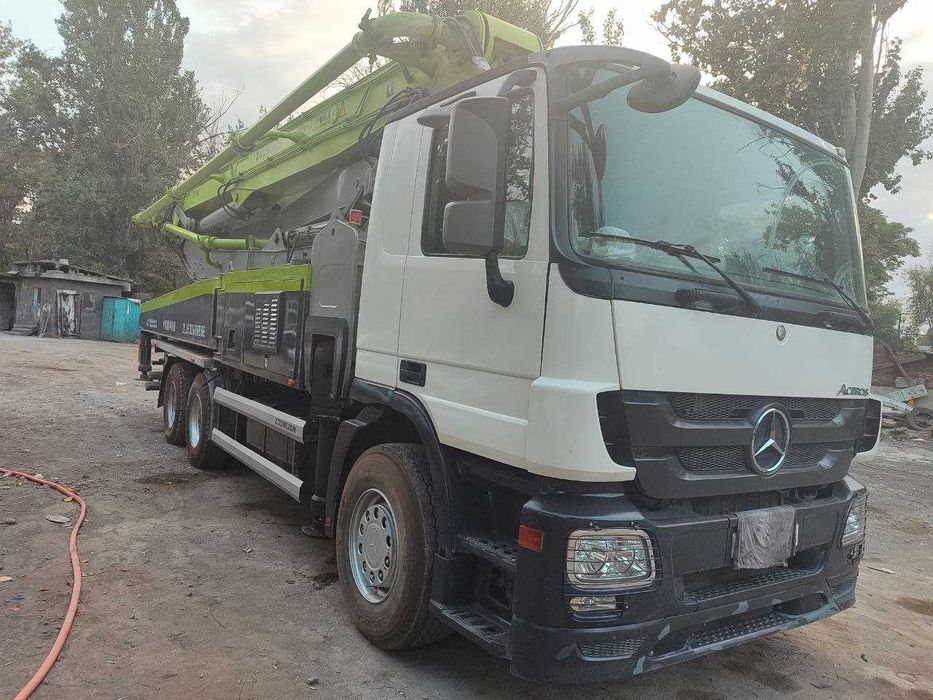 Продам автобетононасос, срочно и недорого