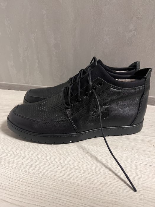 Кожаные ботинки