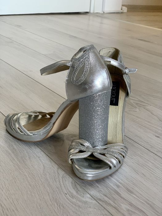 Sandale din piele, mărimea 36.