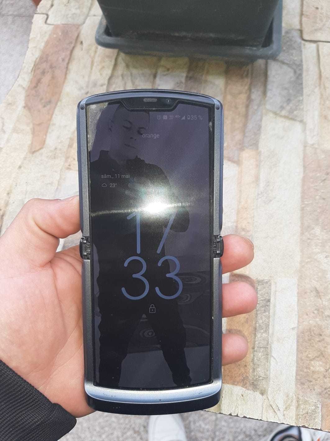 Motorola razar flip 5g