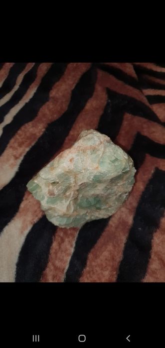 Piatră green calcite