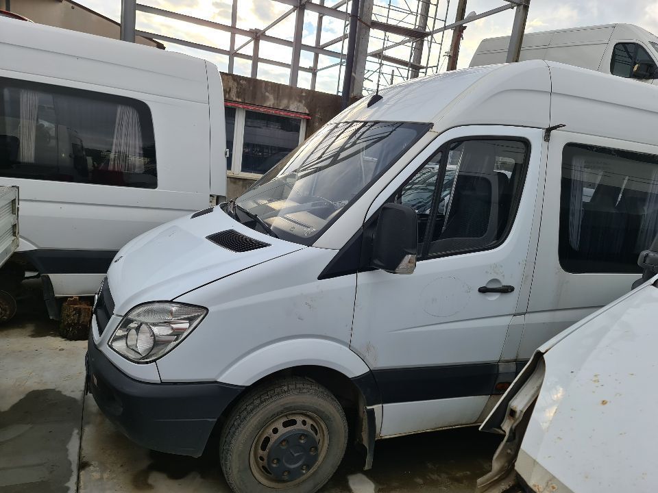 Dezmembrez Mercedes Sprinter W906 an 2009 euro 4 2.2 CDI