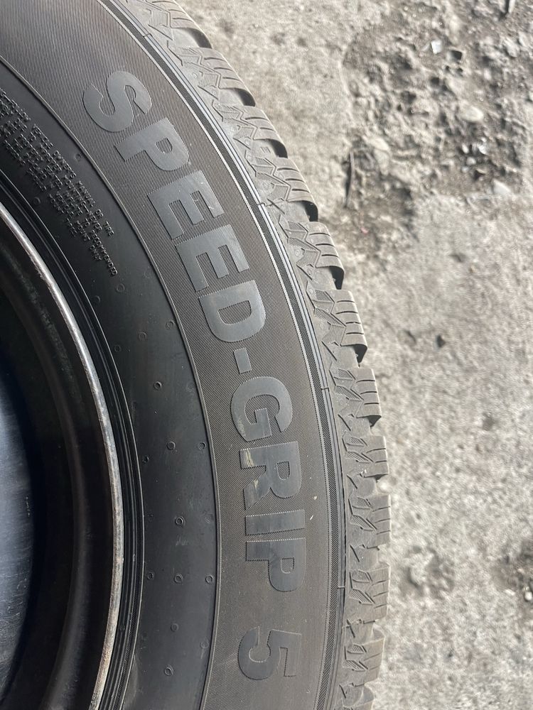 215 70 16 зимни гуми Semperit