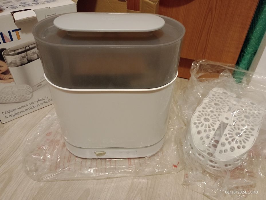Sterilizator Philips Avent  și încălzitor de biberon