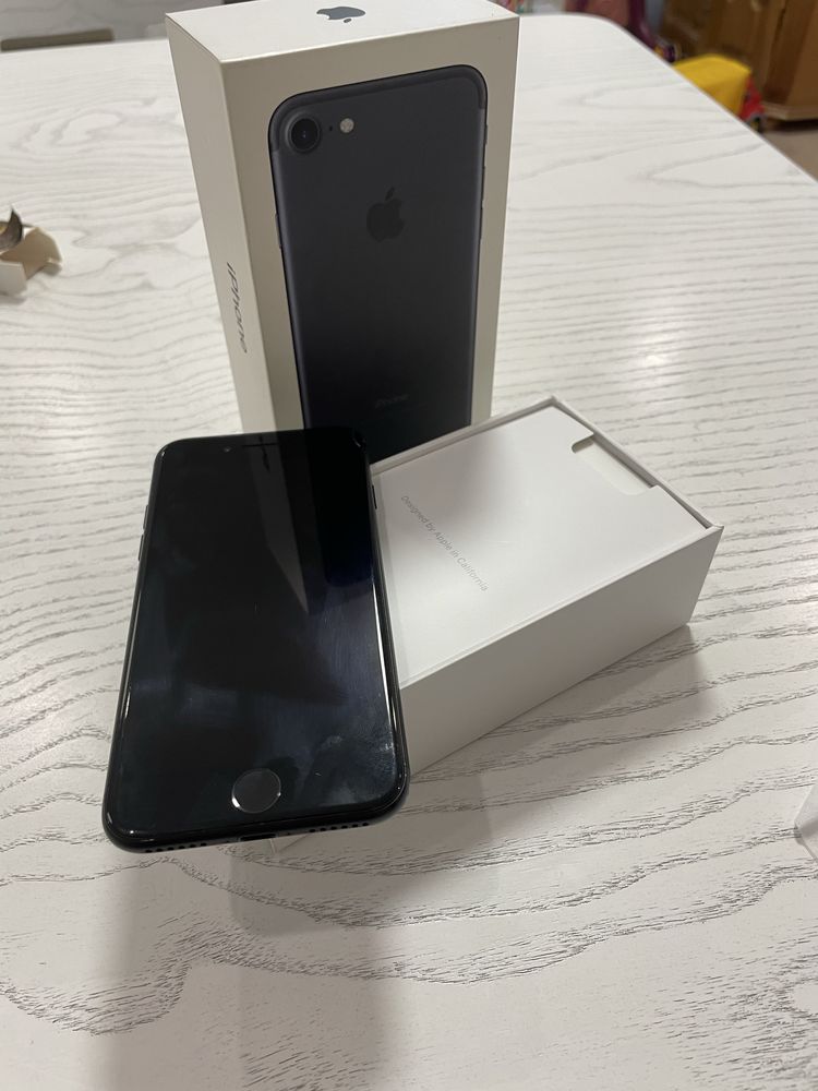Iphone 7, 32гб, черный,
