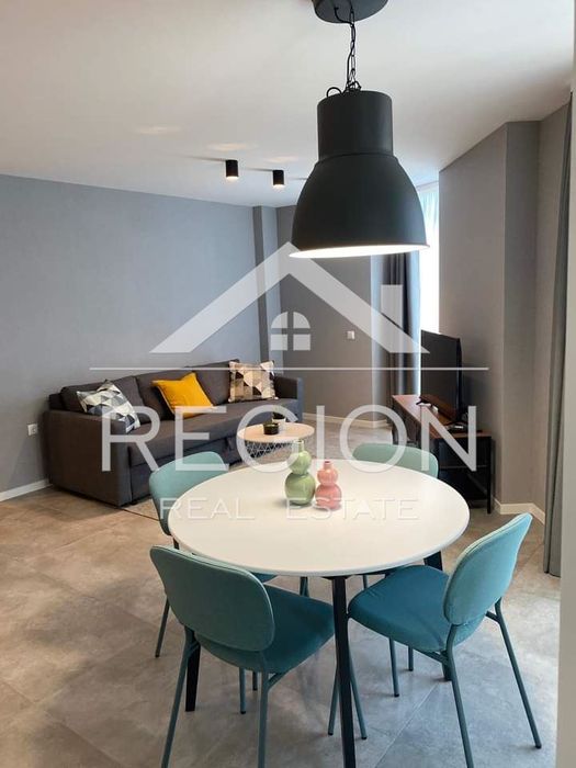 Дава се под наем Двустаен апартамент в Варна, Гръцка махала - 60 кв.м за 918 € - Снимка #2