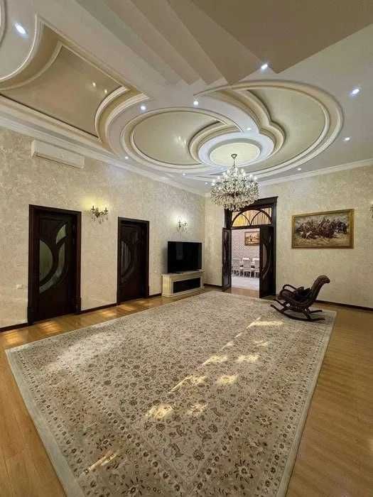 Продаётся дом в Яккасарайском районе, рядом с  (Grand Mie Hotel)