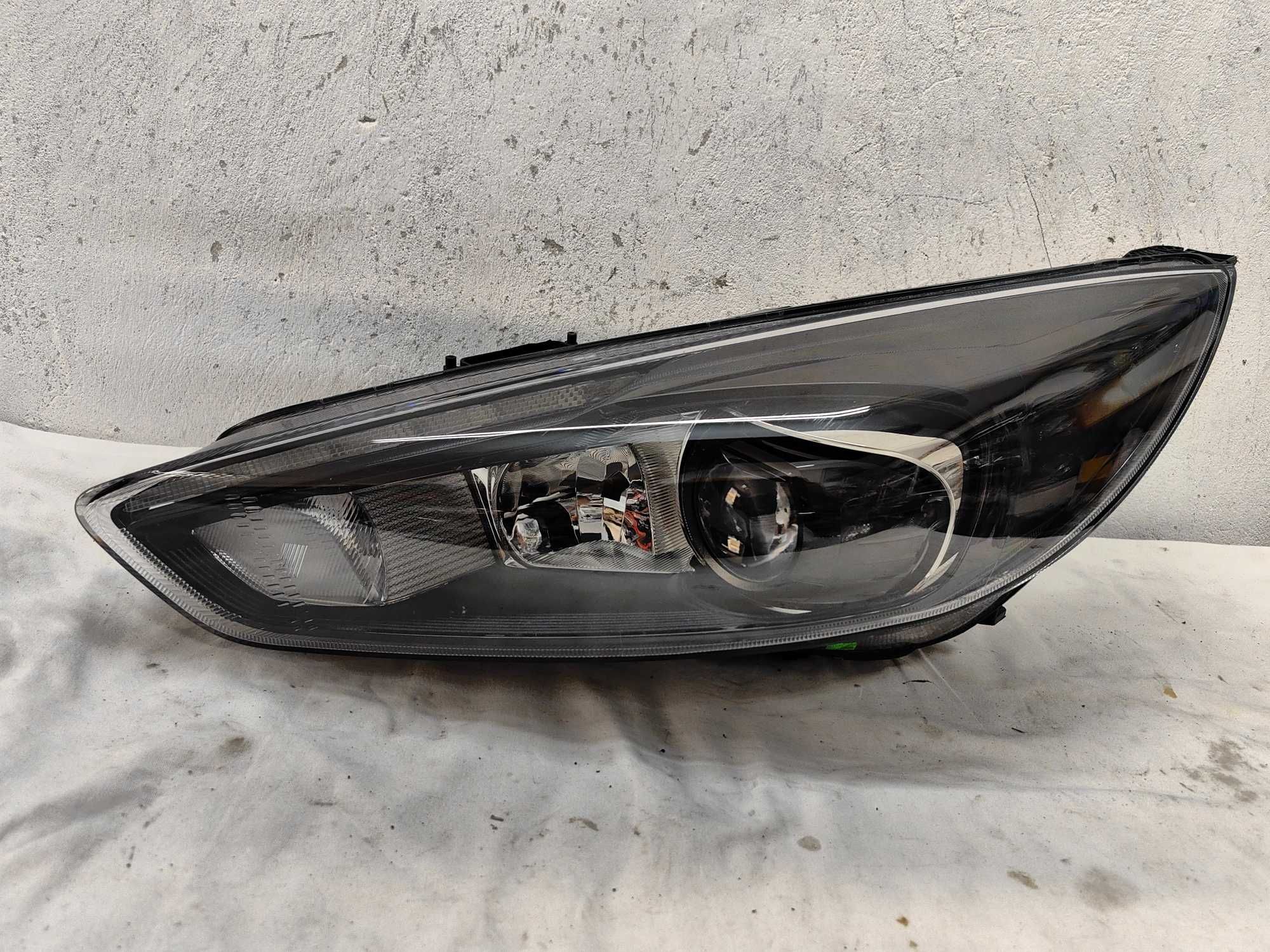 Оригинален фар Форд Фокус  Ford  Focus Led Biksenon