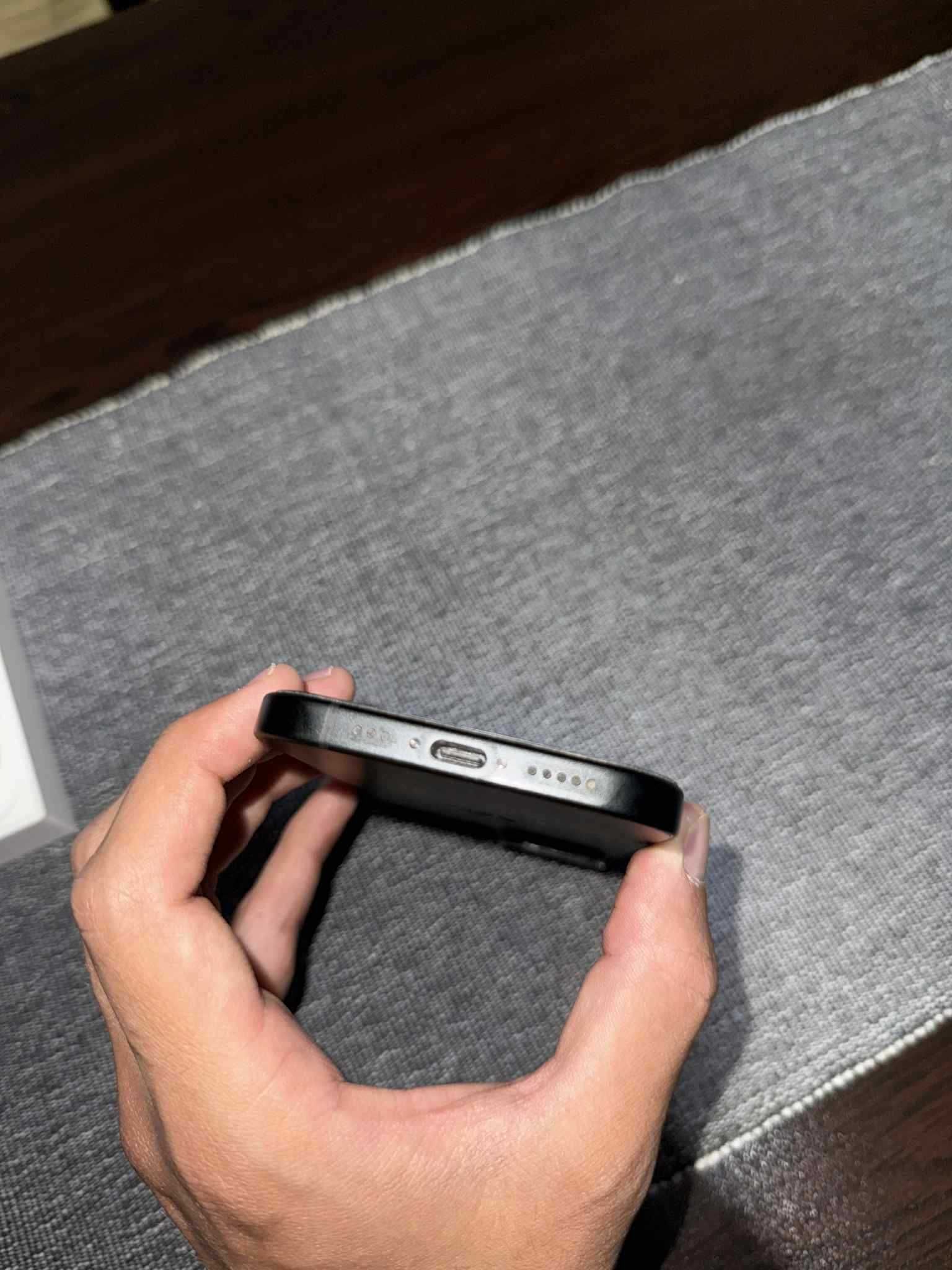 Iphone 15 128gb Black 94% battery health