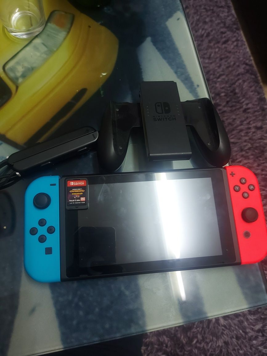 Vând Nintendo switch