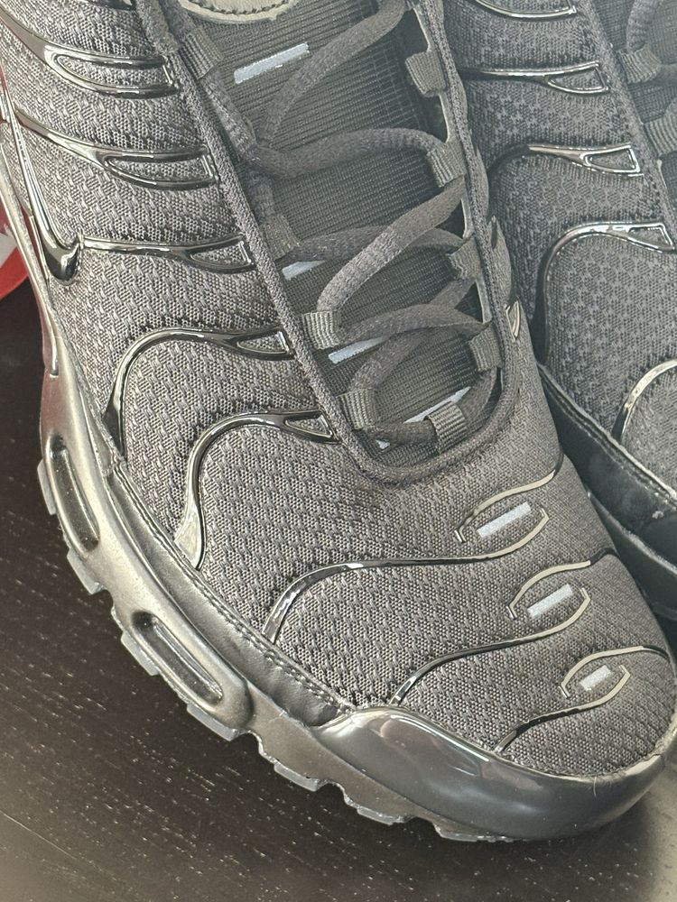 Nike tn triple black
