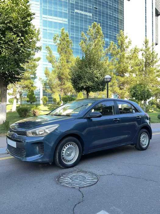 Продается Kia Rio 2018г (108 тыс пробег) Цвет Синий Дымчатый