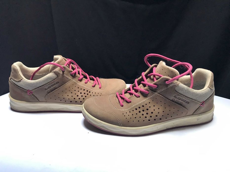 Дамски обувки LOWA -  Gore tex