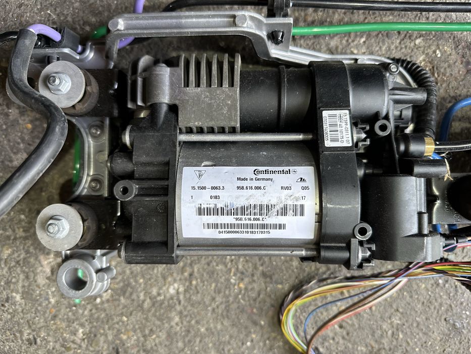 Compresor suspensie / Bloc valve Porsche Macan 95B