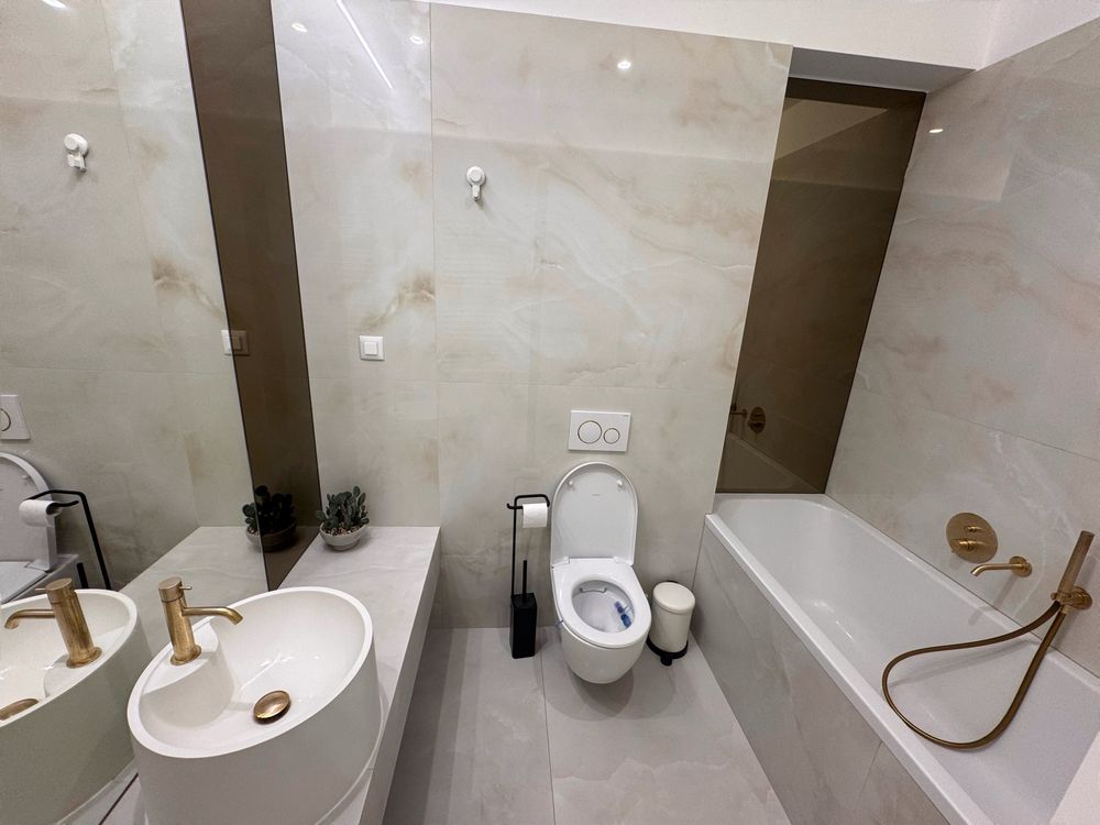 Inchiriez direct 3 camere ultralux Pipera cu  - parcare subterana