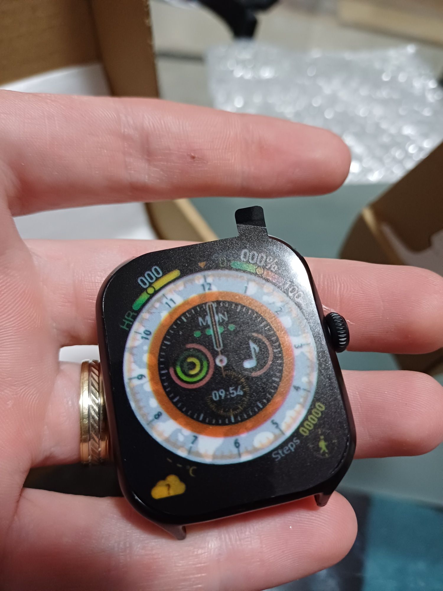 Smartwatch Nou , la cutie