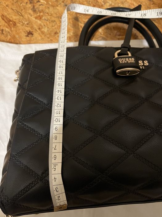 Оригинална чанта Guess