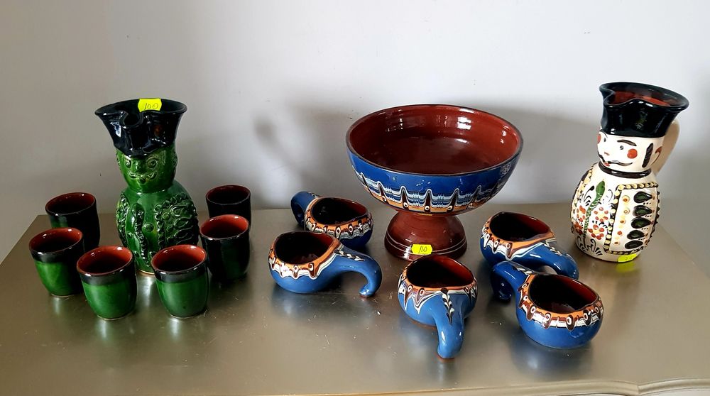 Carafe/căni vechi din ceramică