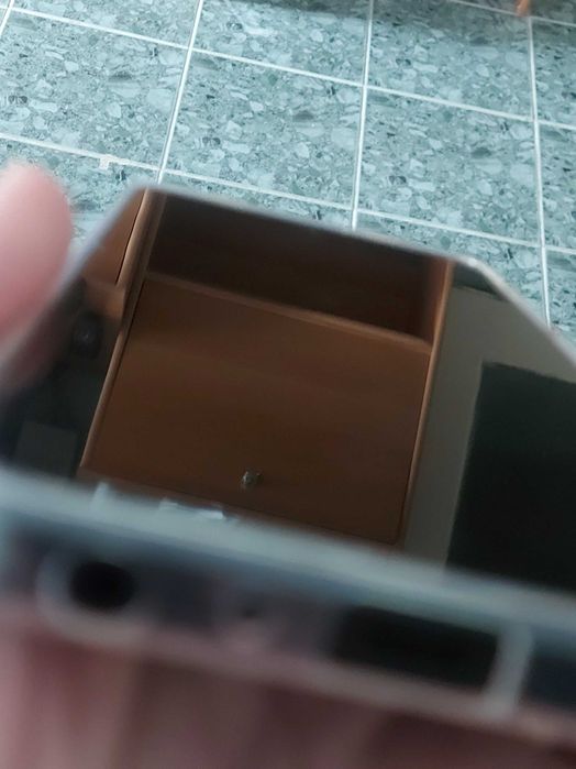 Продавам 5G UG Phone U26