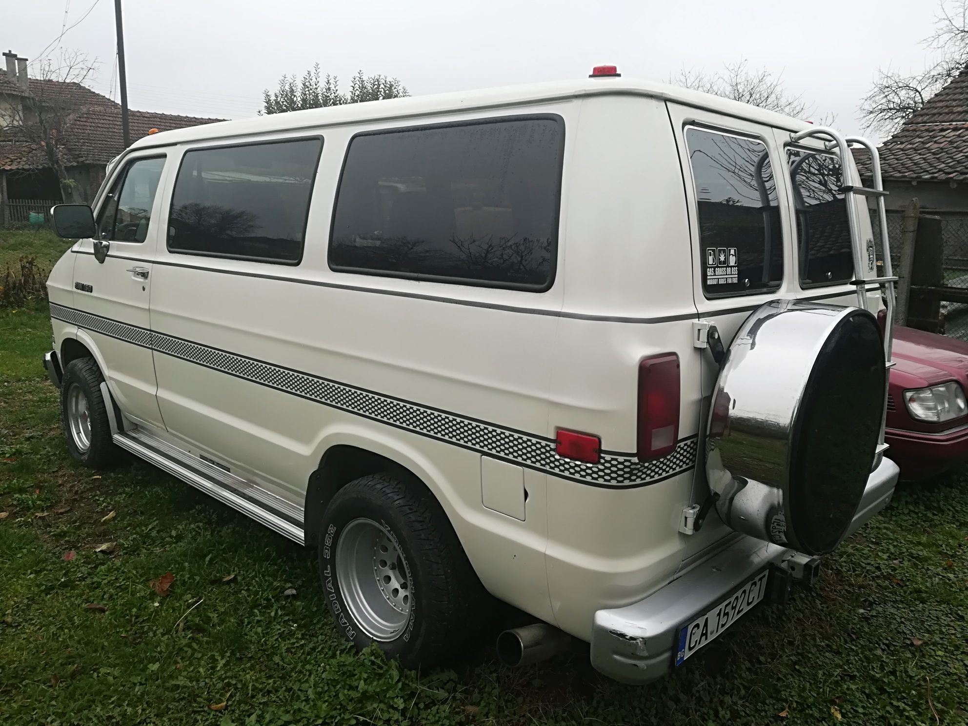 Ретро кола под наем за балове,клипове,тържества и др, Dodge RAM Van