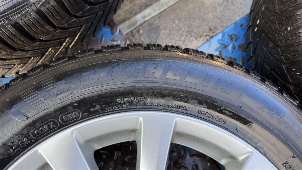 4 бр  17 Джанти с зимни гуми за mazda