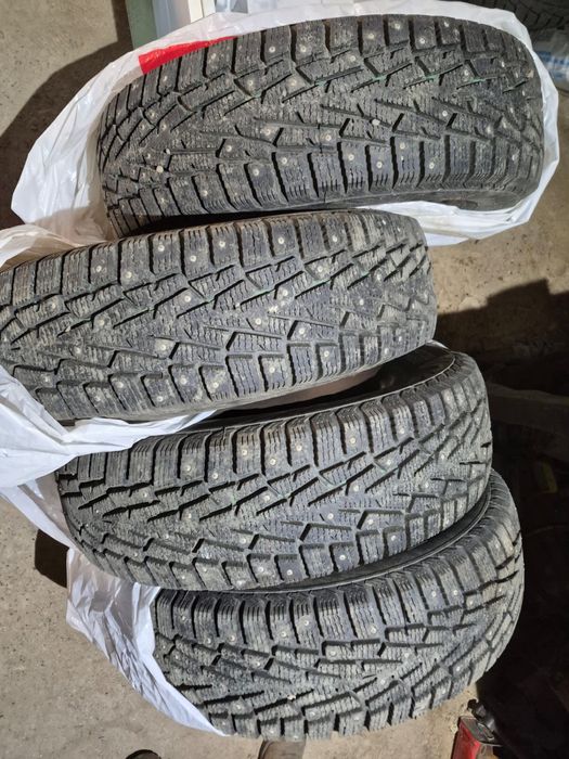 Продам зимние шипованные шины cordiant snow cross 225 70 R16