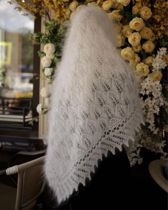 Пуховые платки ручной работы