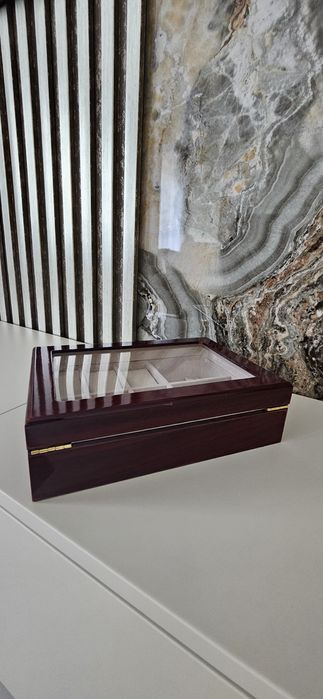 Cutie ceasuri + bijuterii din lemn