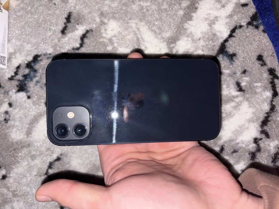 iPhone 12, 64 гб