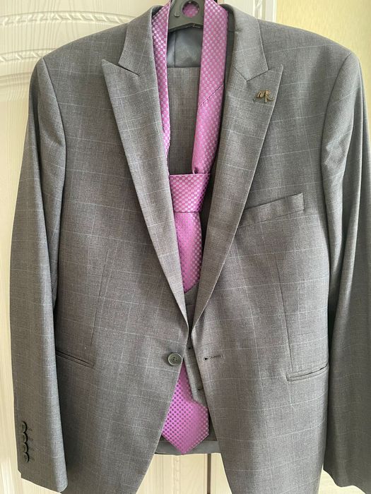 Мужской костюм 46 размер